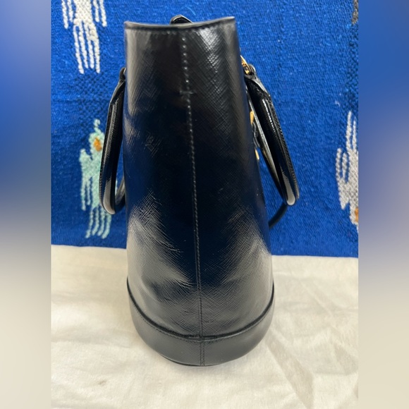 Prada Saffiano Vernice Bucket Bag, Nero - Picture 5 of 16